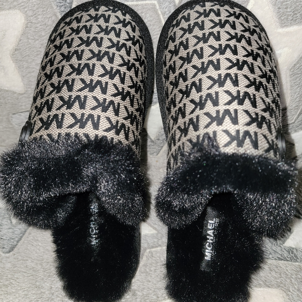 Brand New Michael Kors Fur Lined Slippers...Size 9...